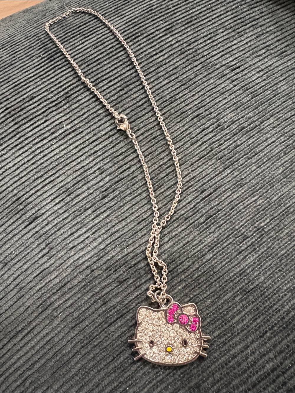 Sanrio Hello Kitty Necklace Womens OS Silver Excellent 1976 Pink Bow Rhinestone